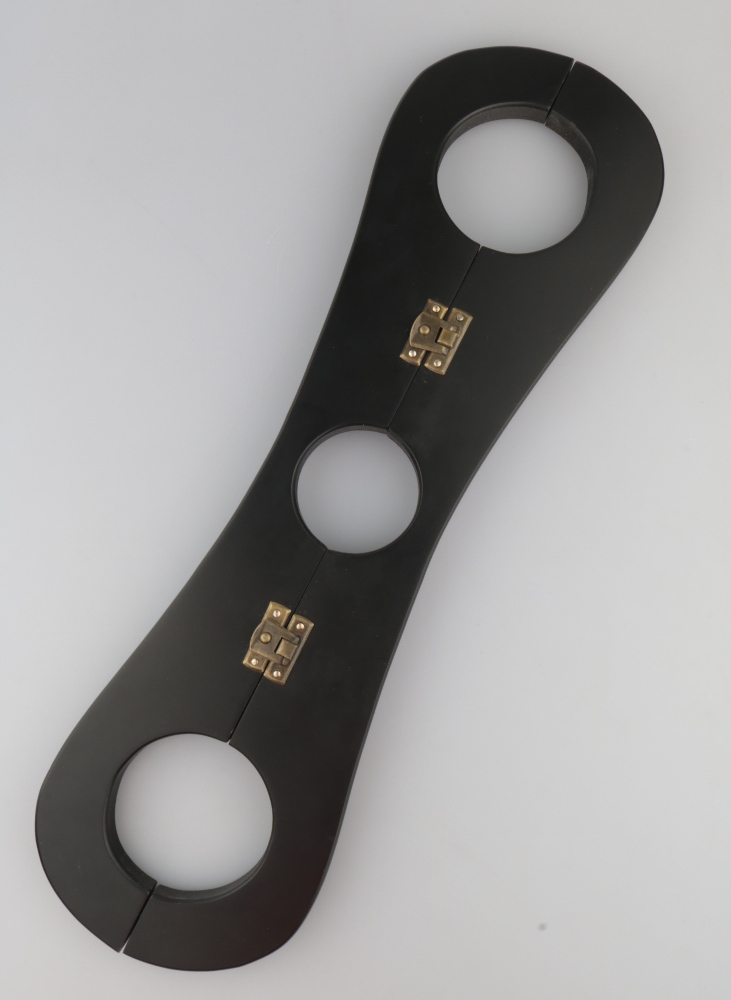 Holzpranger für Handgelenke