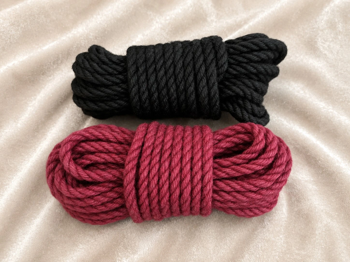 Hanfseil gefärbt 8mm 10 Meter in rot oder schwarz!