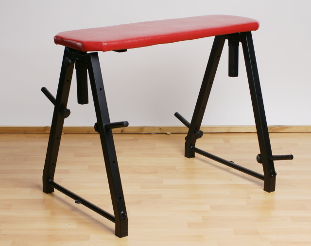 BDSM Möbel - Pferdchen Strafbock, Prügelbock mit Polster - Strafbock
